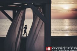 alessandro-bacchetti-corsa-sulla-spiaggia