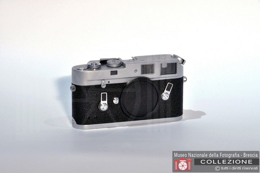 LEICA M4