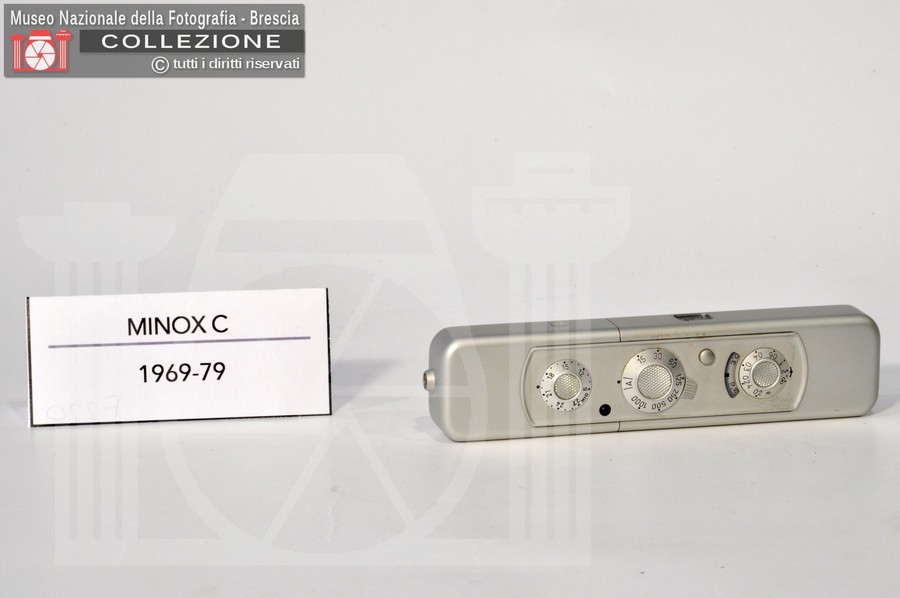 MINOX C