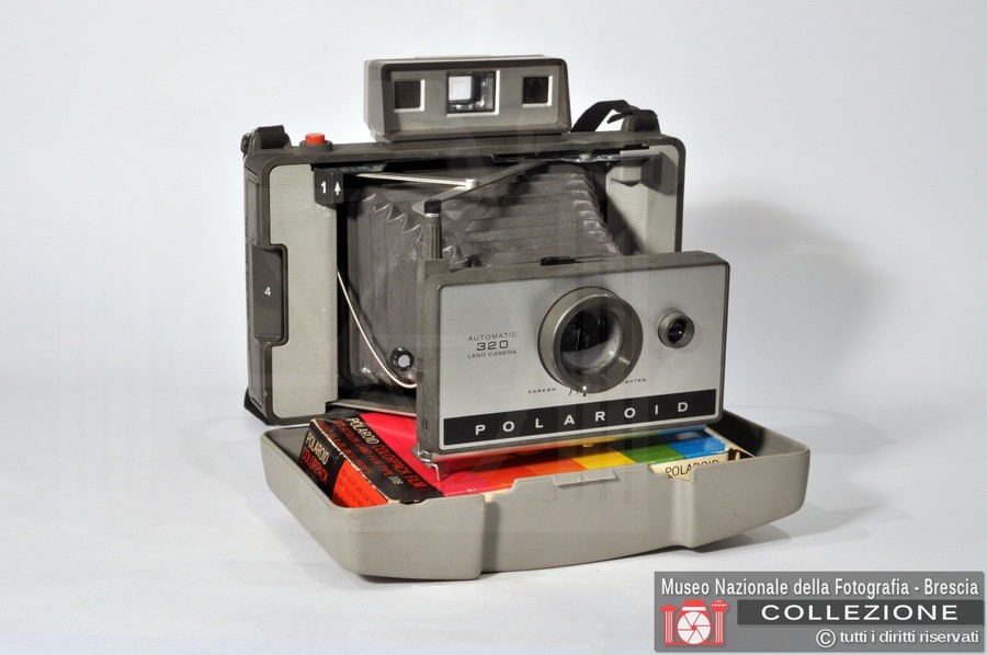 P. AUTOMATIC 320 (Land Camera)