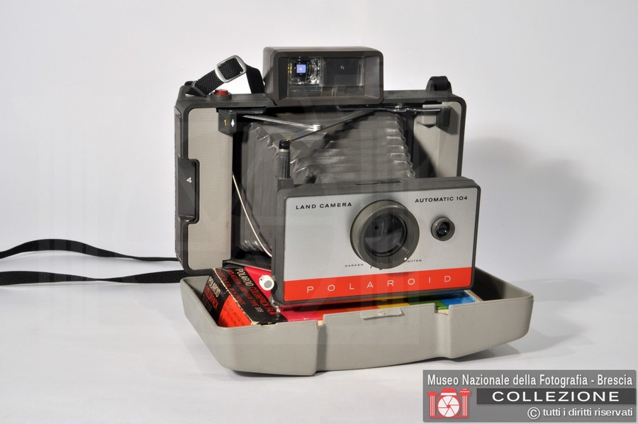 P. AUTOMATIC 104 (Land Camera)