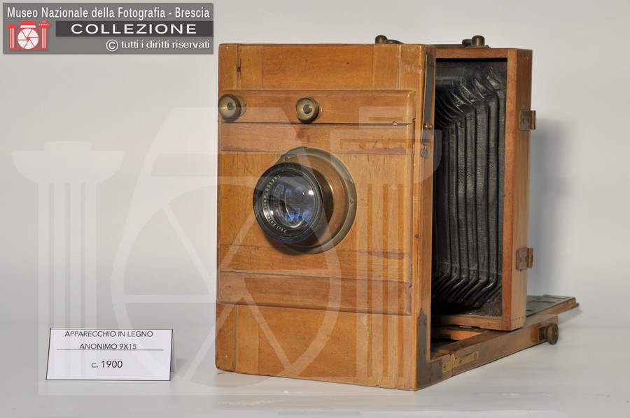 APPARECCHIO IN LEGNO (9x15)