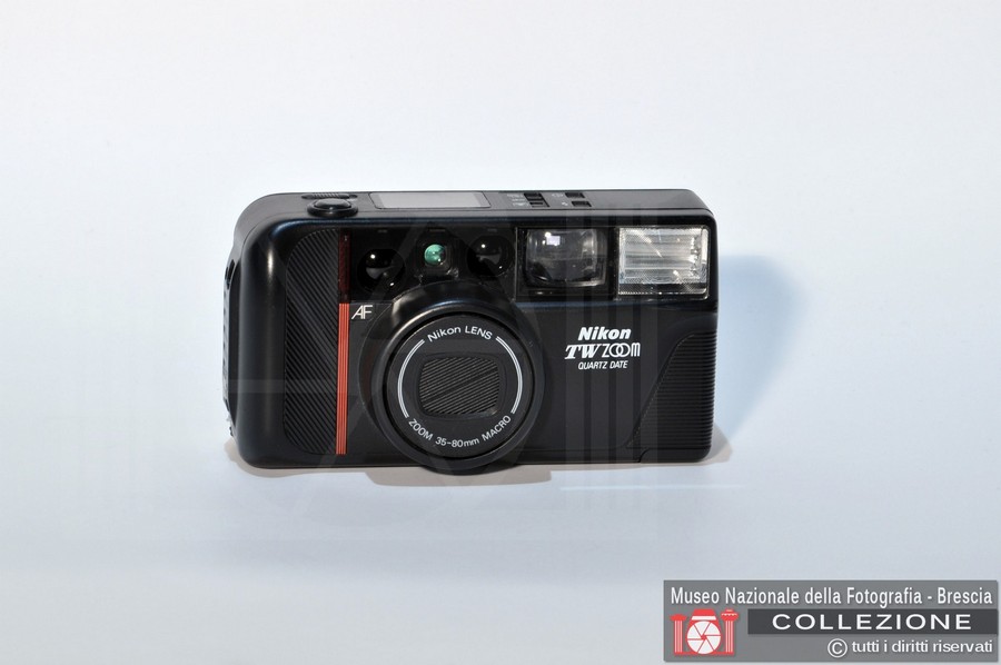 NIKON TW ZOOM QUARTZ DATA