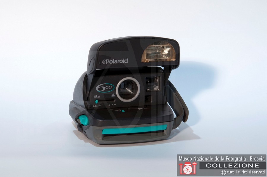 POLAROID 600