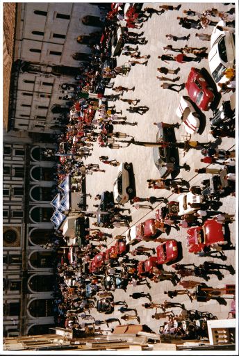 Attesa in p.zza  Loggia per la punzonatura