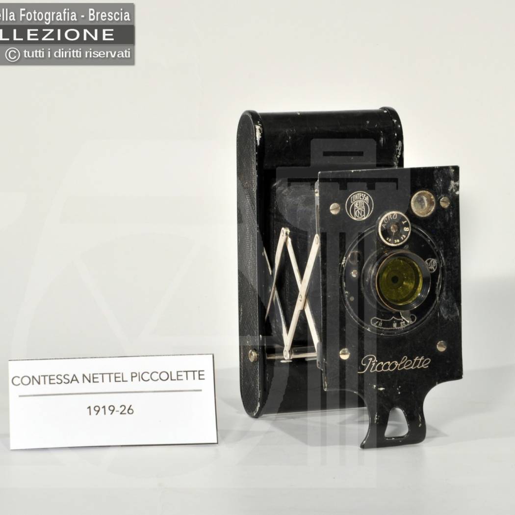 Contessa-Nettel Piccolette, la fotocamera del mese dal nostro archivio [settembre 2023]